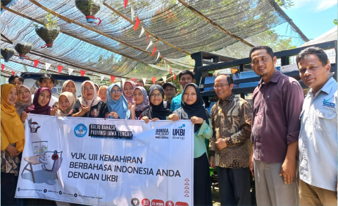 Badan Bahasa juga mensosialisasikan program Uji Kemahiran Berbahasa Indonesia (UKBI) dengan mobil UKBI Keliling (U-Ling) yang melibatkan mahasiswa volunteer dari UIN Saizu dan Unsoed.