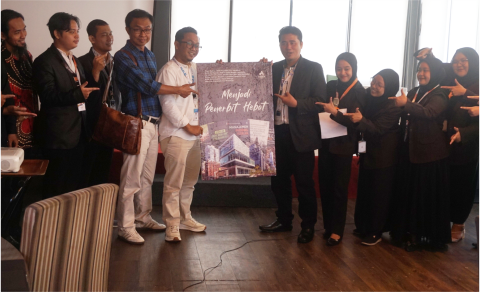 Merayakan lima tahun esistensinya dalam dunia penerbitan, Amerta Media, penerbit buku meluncurkan buku terbarunya yang berjudul "Menjadi Penerbit Hebat". Merayakan lima tahun esistensinya dalam dunia penerbitan, Amerta Media, penerbit buku meluncurkan buku terbarunya yang berjudul "Menjadi Penerbit Hebat".