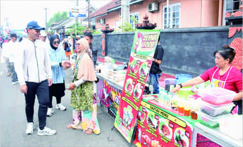 Ikut dalam CFD perdana ini, Bupati Purbalingga, Fahmi Muhammad Hanif bersama istri, Syahzani Syasya Tsania