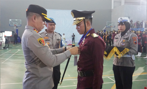 Menyambut Hari Bhayangkara ke 79, Polres Purbalingga menyelenggarakan Lomba Keterampilan Baris Berbaris (LKBB) Bhayangkara, di GOR Sasana Krida, Selasa 24 Juni 2025.