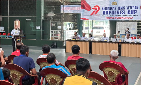 Polres Purbalingga menyelenggarakan Kejuaraan Tenis Veteran Kapolres Cup, di lapangan tenis Samiaji Purbalingga, Jumat 27 Juni 2025. Polres Purbalingga menyelenggarakan Kejuaraan Tenis Veteran Kapolres Cup, di lapangan tenis Samiaji Purbalingga, Jumat 27 Juni 2025.