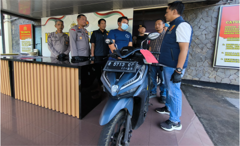 Polres Purbalingga berhasil mengungkap kasus pencurian yang terjadi di SPBU Desa Karangduren, Kecamatan Bobotsari, Kabupaten Purbalingga. Polres Purbalingga berhasil mengungkap kasus pencurian yang terjadi di SPBU Desa Karangduren, Kecamatan Bobotsari, Kabupaten Purbalingga.