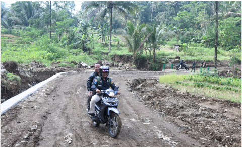TMMD) Sengkuyung Tahap II Tahun 2025 di Kabupaten Purbalingga berhasil merampungkan jalan baru penghubung Desa Ponjen di Kecamatan Karanganyar dengan Desa Krangean di Kecamatan Kertanegara.