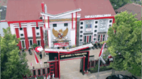 SMP Negeri 2 Purbalingga berada Jalan Letkol Isdiman Nomor 194, Kelurahan Bancar, Kecamatan Purbalingga, Kabupaten Purbalingga 53316, Provinsi Jawa Tengah. Foto: tabloidelemen.com SMP Negeri 2 Purbalingga berada Jalan Letkol Isdiman Nomor 194, Kelurahan Bancar, Kecamatan Purbalingga, Kabupaten Purbalingga 53316, Provinsi Jawa Tengah. Foto: tabloidelemen.com