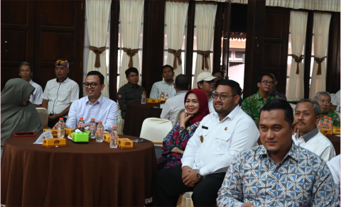 Sinergitas Pentahelix 2025: Meracik Masa Depan Ekonomi Indonesia dengan Jamu Sebagai Warisan dan Peluang Ekonomi inisiasi Perkumpulan Pelaku Jamu Alami Indonesia (PPJAI) mempertemukan unsur akademisi, pemerintah, pelaku usaha, komunitas, dan media, di Andrawina Hall, Owabong Cottage Bojongsari , Rabu 25 Juni 2025.