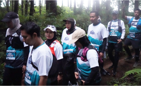 Dengan menempuh rute sepanjang 7 kilometer yang menyusuri hutan, kebun sayur, dan lereng gunung di ketinggian 1.100 meter di atas permukaan laut (mdpl), DLas Trail Run berhasil menyuguhkan pengalaman berlari yang berbeda.