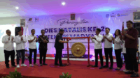 Plt Bupati Purbalingga Dimas Prasetyahani dan Direktur Polmathik Taufik Dwi Laksono saat peluncuran Himpunan Pengusaha Muda Indonesia Perguruan Tinggi (HIPMI PT), di kampus Polmathik, Senin 21 Juli 2025. Plt Bupati Purbalingga Dimas Prasetyahani dan Direktur Polmathik Taufik Dwi Laksono saat peluncuran Himpunan Pengusaha Muda Indonesia Perguruan Tinggi (HIPMI PT), di kampus Polmathik, Senin 21 Juli 2025.