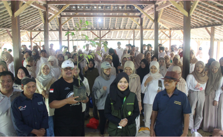 Koalisi Pemuda Hijau Indonesia (KOPHI) Yogyakarta menyelenggarakan Green Conservation di wilayah rawan bencana di lereng Merapi Kawasan Bumi Perkemahan Kleresede, Umbulharjo, Cangkringan, Kabupaten Sleman. Koalisi Pemuda Hijau Indonesia (KOPHI) Yogyakarta menyelenggarakan Green Conservation di wilayah rawan bencana di lereng Merapi Kawasan Bumi Perkemahan Kleresede, Umbulharjo, Cangkringan, Kabupaten Sleman.