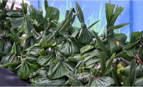 Nasi 3G kuliner tradisional asli Desa Serang Purbalingga terbungkus daun nyangku terdiri dari nasi jagung, oseng Gandul (pepaya), Gundil (tempe goreng), dan Gereh (ikan asin).