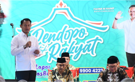 Bupati Purbalingga Fahmi Muhammad Hanif menargetkan lebih dari 100 ruas jalan kabupaten akan mulus tahun ini melalui program Alus Dalane. Bupati Purbalingga Fahmi Muhammad Hanif menargetkan lebih dari 100 ruas jalan kabupaten akan mulus tahun ini melalui program Alus Dalane.