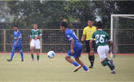 Persilaga Sparta U-15 Talagening Purbalingga menang 3-1 dari Putra Rajawali Cilacap dalam lanjutan babak penyisihan grup turnamen Piala Soeratin U-15 di Stadion Sarwo Edhie Wibowo, Purworejo, Selasa 15 Juli 2025. Persilaga Sparta U-15 Talagening Purbalingga menang 3-1 dari Putra Rajawali Cilacap dalam lanjutan babak penyisihan grup turnamen Piala Soeratin U-15 di Stadion Sarwo Edhie Wibowo, Purworejo, Selasa 15 Juli 2025.