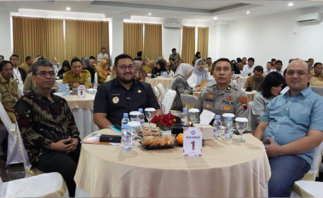 Direktur Polmathik Taufik Dwi Laksono bersama Plt Bupati Purbalingga Dimas Prasetyahani, dan Ketua Kadin Purbalingga Dhoni Kurniawan saat menghadiri Dies Natalis ke-2 Politeknik Madyathika (Polmathik) Purbalingga sekaligus peluncuran Himpunan Pengusaha Muda Indonesia Perguruan Tinggi (HIPMI PT), di kampus Polmathik, Senin 21 Juli 2025. Direktur Polmathik Taufik Dwi Laksono bersama Plt Bupati Purbalingga Dimas Prasetyahani, dan Ketua Kadin Purbalingga Dhoni Kurniawan saat menghadiri Dies Natalis ke-2 Politeknik Madyathika (Polmathik) Purbalingga sekaligus peluncuran Himpunan Pengusaha Muda Indonesia Perguruan Tinggi (HIPMI PT), di kampus Polmathik, Senin 21 Juli 2025.
