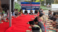 Satlantas Polres Purbalingga menyelenggarakan doa bersama lintas agama di lokasi rawan kecelakaan lalu lintas wilayah Dusun Bayeman, Desa Tlahab Lor, Kecamatan Karangreja, Kabupaten Purbalingga, Senin 14 Juli 2024. Satlantas Polres Purbalingga menyelenggarakan doa bersama lintas agama di lokasi rawan kecelakaan lalu lintas wilayah Dusun Bayeman, Desa Tlahab Lor, Kecamatan Karangreja, Kabupaten Purbalingga, Senin 14 Juli 2024.