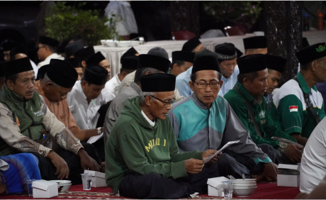 Khotmil Qur’an, Istighosah, Pengajian, dan Doa Bersama mengawali rangkaian peringatan Hari Ulang Tahun (HUT) ke-80 Kemerdekaan Indonesia tingkat Kabupaten Purbalingga, di Pendapa Dipokusumo, Jumat malam 1 Agustus 2025. Khotmil Qur’an, Istighosah, Pengajian, dan Doa Bersama mengawali rangkaian peringatan Hari Ulang Tahun (HUT) ke-80 Kemerdekaan Indonesia tingkat Kabupaten Purbalingga, di Pendapa Dipokusumo, Jumat malam 1 Agustus 2025.
