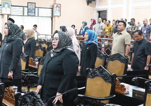 Seluruh fraksi di DPRD Kabupaten Purbalingga menyampaikan dukungan terhadap dua Rancangan Peraturan Daerah (Raperda) usulan Bupati Purbalingga, Fahmi Muhammad Hanif.