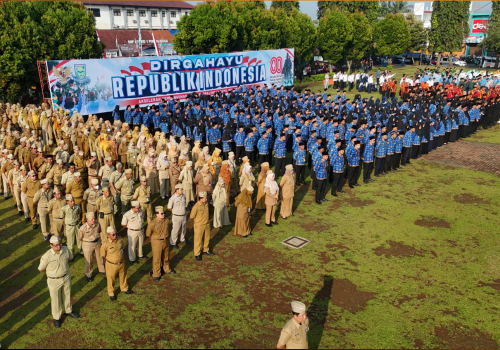 Pemerintah Kabupaten Purbalingga menyerahkan penghargaan Satyalancana Karya Satya kepada 94 PNS. Pemberian penghargaan tersebut berdasarkan Keputusan Presiden Republik Indonesia Nomor 114/TK/Tahun 2023.