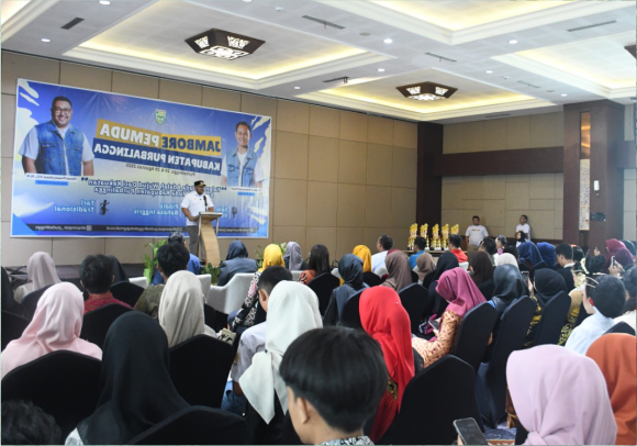 Wakil Bupati Purbalingga Dimas Prasetyahani saat membuka Jambore Pemuda Purbalingga 2025 di Ballroom Braling Grand Hotel, Jumat 29 Agustus 2025 mengajak generasi muda untuk menjadi pelopor perubahan positif dan pemuda berprestasi yang bermanfaat bagi masyarakat. Wakil Bupati Purbalingga Dimas Prasetyahani saat membuka Jambore Pemuda Purbalingga 2025 di Ballroom Braling Grand Hotel, Jumat 29 Agustus 2025 mengajak generasi muda untuk menjadi pelopor perubahan positif dan pemuda berprestasi yang bermanfaat bagi masyarakat.