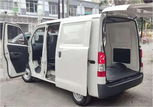 Gran Max Blind Van Transmisi Matik