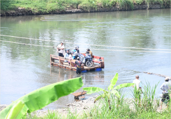 Bupati Fahmi Muhammad Hanif menegaskan perbaikan jembatan Sindang-Banjaran menjadi skala prioritas. Bupati Fahmi Muhammad Hanif menegaskan perbaikan jembatan Sindang-Banjaran menjadi skala prioritas.