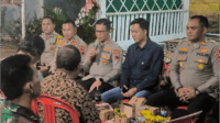 Kapolres Purbalingga AKBP Achmad Akbar mengunjungi Pos Satuan Keamanan Lingkungan (Satkamling) yang ada di Desa Toyareja dan Kelurahan Penambongan, Kecamatan Purbalingga, Kabupaten Purbalingga, Kamis 11 September 2025. Kapolres Purbalingga AKBP Achmad Akbar mengunjungi Pos Satuan Keamanan Lingkungan (Satkamling) yang ada di Desa Toyareja dan Kelurahan Penambongan, Kecamatan Purbalingga, Kabupaten Purbalingga, Kamis 11 September 2025.