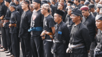 Pam Swakarsa di Kabupaten Purbalingga harus menjadi teladan dengan mengedepankan kearifan lokal, budaya gotong royong Pam Swakarsa di Kabupaten Purbalingga harus menjadi teladan dengan mengedepankan kearifan lokal, budaya gotong royong