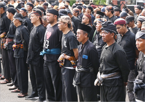 Pam Swakarsa di Kabupaten Purbalingga harus menjadi teladan dengan mengedepankan kearifan lokal, budaya gotong royong Pam Swakarsa di Kabupaten Purbalingga harus menjadi teladan dengan mengedepankan kearifan lokal, budaya gotong royong