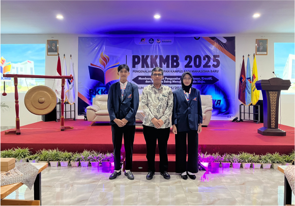 Direktur Politeknik Madyathika (Polmathik) Purbalingga, Dr. Ir. Taufik Dwi Laksono, S.T., M.T., IPM., ASEAN Eng., ACPE usai penyematan jas almamater secara simbolis kepada mahasiswa baru tahun akademik 2005/2026, di kampus itu, Senin 1 Agustus 2025 Direktur Politeknik Madyathika (Polmathik) Purbalingga, Dr. Ir. Taufik Dwi Laksono, S.T., M.T., IPM., ASEAN Eng., ACPE usai penyematan jas almamater secara simbolis kepada mahasiswa baru tahun akademik 2005/2026, di kampus itu, Senin 1 Agustus 2025