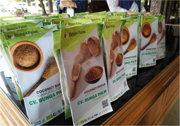 Gula kelapa kristal organik produksi CV Bunga Palm