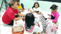 Dari Sanggar Seni Dresanala yang berlokasi di Desa Penaruban RT 02 RW 01 dan berbatasan dengan Desa Sempor, Kecamatan Kaligondang Surotomo memberikan pembelajaran Aksara Jawa. Dari Sanggar Seni Dresanala yang berlokasi di Desa Penaruban RT 02 RW 01 dan berbatasan dengan Desa Sempor, Kecamatan Kaligondang Surotomo memberikan pembelajaran Aksara Jawa.