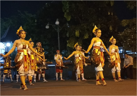 10 regu kentongan ikut Festival Kentongan Purbalingga 2025 dengan menempuh rute pendek mulai titik pemberangkatan depan gerbang Pendopo Dipokusumo menuju ke arah barat melewati Masjid Agung Darusalam dan menuju selatan yakni pertigaan depan SMP Negeri 1 Purbalingga, Minggu 12 Oktober 2025.