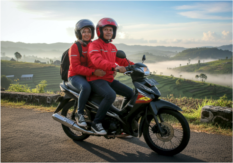 Melintasi jalanan berliku, menikmati sejuknya udara pegunungan, sambil berpegangan tangan di belakang kemudi menjadi cara terbaik menikmati keindahan alam Melintasi jalanan berliku, menikmati sejuknya udara pegunungan, sambil berpegangan tangan di belakang kemudi menjadi cara terbaik menikmati keindahan alam