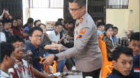 Kapolres Purbalingga, AKBP Achmad Akbar menjadi narasumber dalam Seminar Kebangsaan bertajuk Jadilah Pemimpin (Be A Leader) di Aula Gereja Katolik Santo Agustinus, Purbalingga, Minggu 12 Oktober 2025. Kapolres Purbalingga, AKBP Achmad Akbar menjadi narasumber dalam Seminar Kebangsaan bertajuk Jadilah Pemimpin (Be A Leader) di Aula Gereja Katolik Santo Agustinus, Purbalingga, Minggu 12 Oktober 2025.