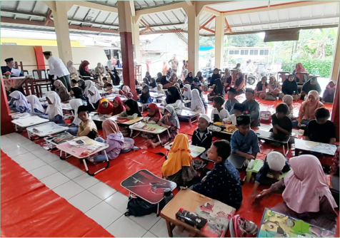Santri-santri Taman Pendidikan Al-Qur'an (TPQ)  di Desa Kalimanah Kulon mengikuti lomba dengan antusias pada Minggu 26 Oktober 2025. Santri-santri Taman Pendidikan Al-Qur'an (TPQ)  di Desa Kalimanah Kulon mengikuti lomba dengan antusias pada Minggu 26 Oktober 2025.