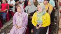 Seluruh pedagang Pasar Belik siap Gempur Rokok Ilegal dengan melakukan kampanye todak memberi ruang peredaran rokok yang tidak memenuhi peraturan, seperti rokok tanpa pita cukai, menggunakan pita cukai palsu, atau pita cukai bekas. Seluruh pedagang Pasar Belik siap Gempur Rokok Ilegal dengan melakukan kampanye todak memberi ruang peredaran rokok yang tidak memenuhi peraturan, seperti rokok tanpa pita cukai, menggunakan pita cukai palsu, atau pita cukai bekas.