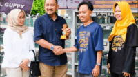Pecinta ikan guppy di Pemalang sukses menyelenggarakan Guppy Contest Nasional Piala Bupati Pemalang di halaman Aula Badan Kepegawaian Daerah (BKD) Kabupaten Pemalang, Minggu 5 Oktober 2025. Pecinta ikan guppy di Pemalang sukses menyelenggarakan Guppy Contest Nasional Piala Bupati Pemalang di halaman Aula Badan Kepegawaian Daerah (BKD) Kabupaten Pemalang, Minggu 5 Oktober 2025.
