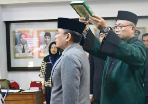 Endro Johan Kusuma resmi menjabat sebagai Penjabat (Pj) Sekretaris Daerah (Sekda) Kabupaten Pemalang. Endro Johan Kusuma resmi menjabat sebagai Penjabat (Pj) Sekretaris Daerah (Sekda) Kabupaten Pemalang.