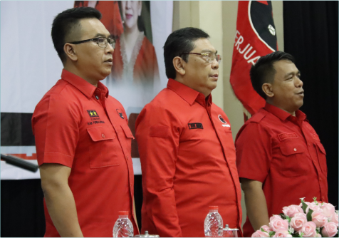 Wakil Sekretaris Jenderal (Wasekjen) DPP PDIP, Utut Adianto bersama Ketua DPC PDIP Purbalingga HR Bambang Irawan dan Sekretaris DPC PDIP Purbalingga, Karseno saat konsolidasi bersama jajaran pengurus DPC dan PAC PDIP Purbalingga di Wisma Tien Catering, Minggu 12 Okbober 2025.