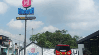 Mi Gacoan Purbalingga berada di Jalan Letnan Achmad Nur Nomor 12, Kauman, Purbalingga Lor  Lokasinya sangat strategis, aksesnya juga mudah karena berada jalur utama kota. Mi Gacoan Purbalingga berada di Jalan Letnan Achmad Nur Nomor 12, Kauman, Purbalingga Lor Lokasinya sangat strategis, aksesnya juga mudah karena berada jalur utama kota.