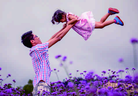 Hari Ayah Nasional setiap tanggal 12 November selalu kita peringati bersama. Peringatan ini menjadi momen penting untuk menghargai peran serta kesadaran akan kehadiran figur ayah