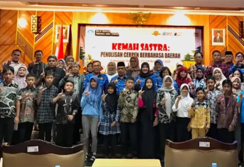Balai Bahasa Provinsi Jawa Tengah memprakarsai Kemah Sastra Penulisan Cerpen Berbahasa Daerah.  Kegiatan ini menjadi ruang kreatif untuk memperkuat kecintaan pelajar sekaligus upaya nyata perlindungan pada bahasa daerah.