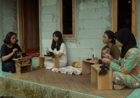 Film "Judheg" mencatat sejarah baru sinema dari Purbalingga atau Banyumas Raya yang memakai bahasa Banyumasan atau ngapak sebagai bahasa utama. Film "Judheg" mencatat sejarah baru sinema dari Purbalingga atau Banyumas Raya yang memakai bahasa Banyumasan atau ngapak sebagai bahasa utama.