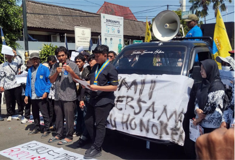 Tepat pada peringatan Hari Guru Nasional, Selasa 25 November 2025, suasana pilu dan miris menyelimuti Kantor Pendopo Bupati Pemalang.