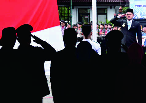 Bupati Purbalingga, Fahmi M. Hanif, bertindak langsung sebagai Inspektur Upacara Pengibaran Bendera Peringatan Hari Pahlawan 10 November 2025, di Halaman Pendapa Dipokusumo Bupati Purbalingga, Fahmi M. Hanif, bertindak langsung sebagai Inspektur Upacara Pengibaran Bendera Peringatan Hari Pahlawan 10 November 2025, di Halaman Pendapa Dipokusumo