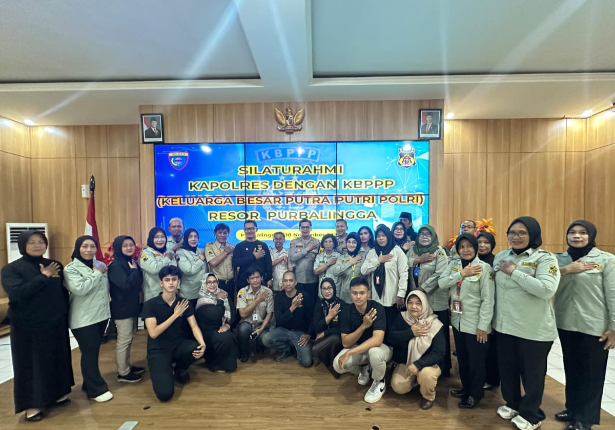 Silaturahmi pengurus Keluarga Besar Putra Putri Polri (KBPPP)  bersama Kapolres Purbalingga, AKBP Achmad Akbar, di Aula Wicaksana Laghawa Kapolres Purbalingga, Selasa 18 November 2025.