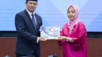 Prof Teuku Faisal Fathani resmi menggantikan Prof Dwikorita Karnawati sebagai Kepala Badan Meteorologi, Klimatologi, dan Geofisika (BMKG). Prof Teuku Faisal Fathani resmi menggantikan Prof Dwikorita Karnawati sebagai Kepala Badan Meteorologi, Klimatologi, dan Geofisika (BMKG).