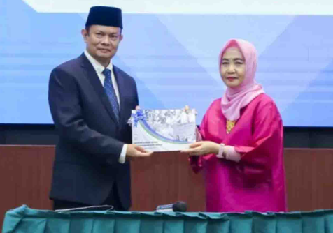 Prof Teuku Faisal Fathani resmi menggantikan Prof Dwikorita Karnawati sebagai Kepala Badan Meteorologi, Klimatologi, dan Geofisika (BMKG).