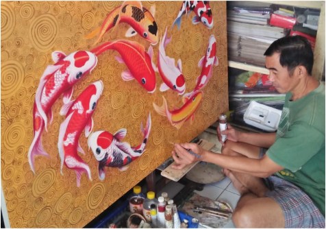 Edi Slamet Djaya Putra (59), sosoknya menonjol, bukan sekadar karena keunikan cara melukisnya, namun juga karena 'jiwa' yang ia tanamkan pada setiap karyanya.