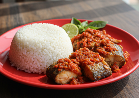 Nasi dan Bandeng Presto Tumis Taoge