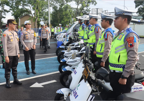 Kapolres Purbalingga, AKBP Achmad Akbar memimpin Apel Gelar Pasukan Operasi Zebra Candi 2025.