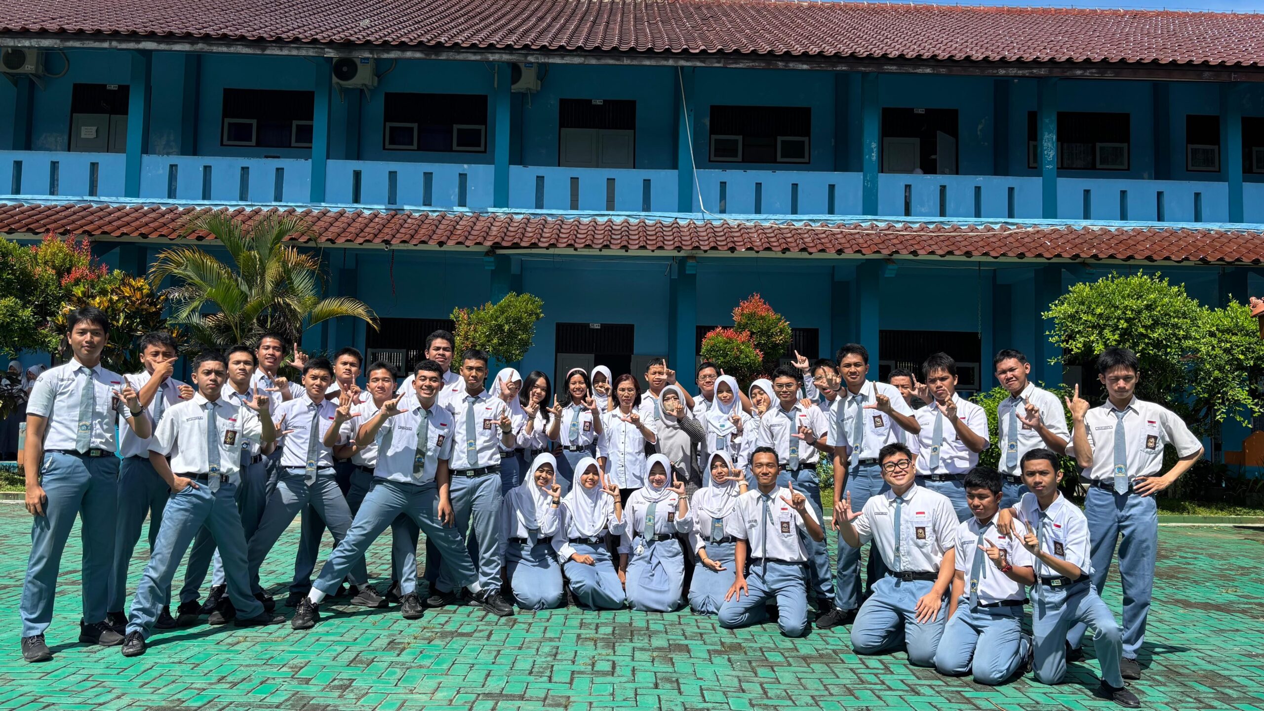 Orangtua mengajar di SMAN 2 Purbalingga